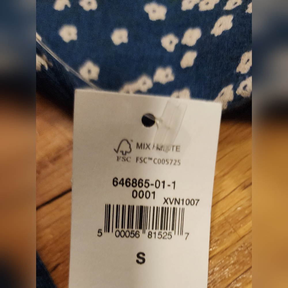 NEW Gap Feather Light Cotton Blend Stretch Turtleneck Floral Print Small NWT - Picture 5 of 6